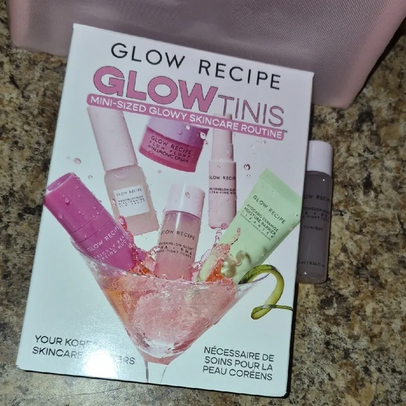 Glow Recipe Mini Glow-Tinis Skincare Set in Pink - Picture 3 of 4
